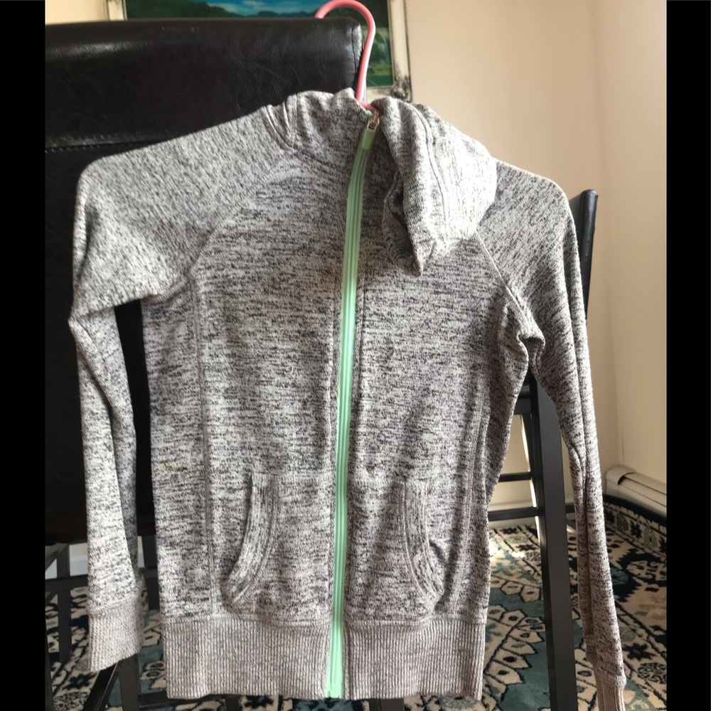 Light sweater hooded for girls